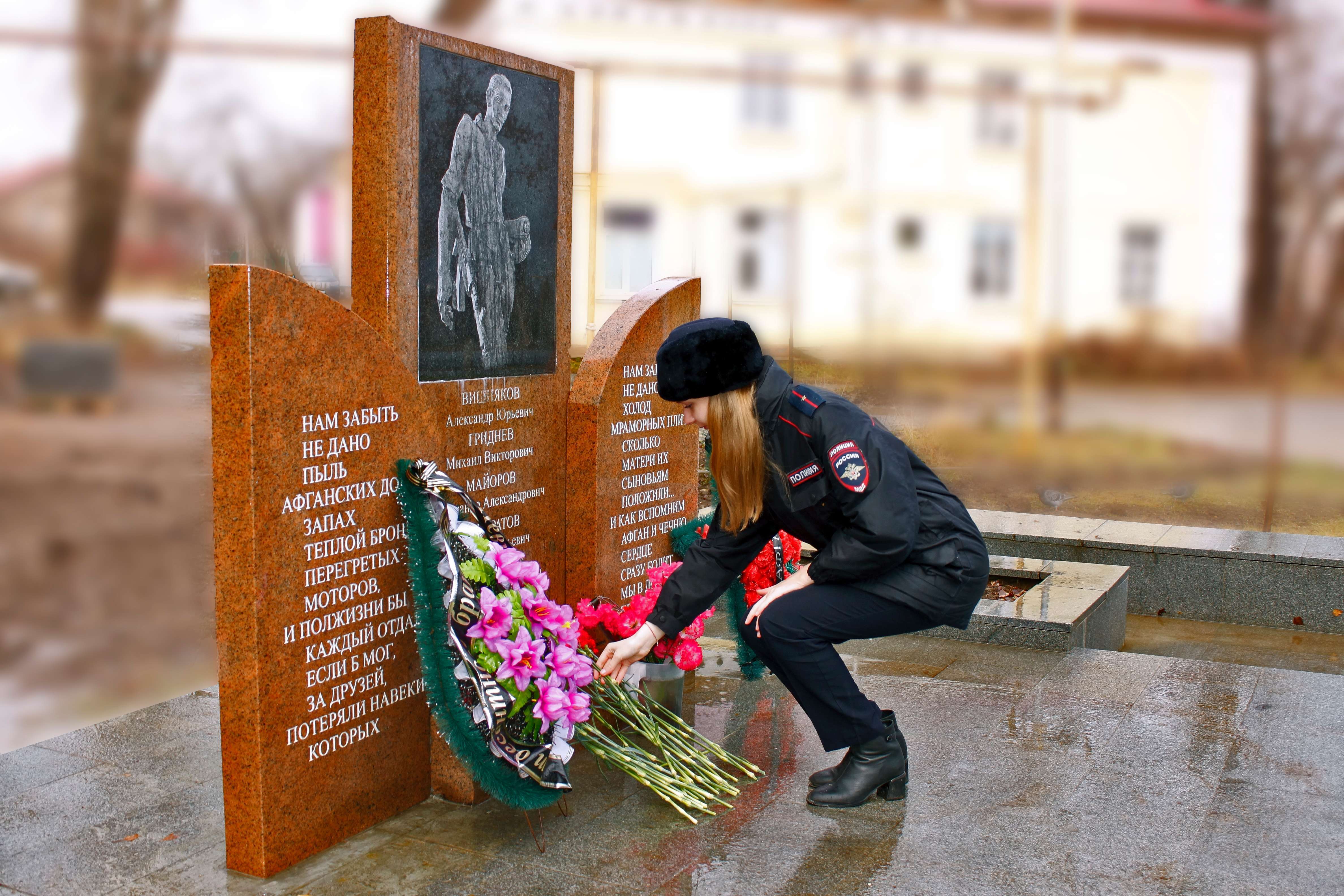 возложение цветов 2