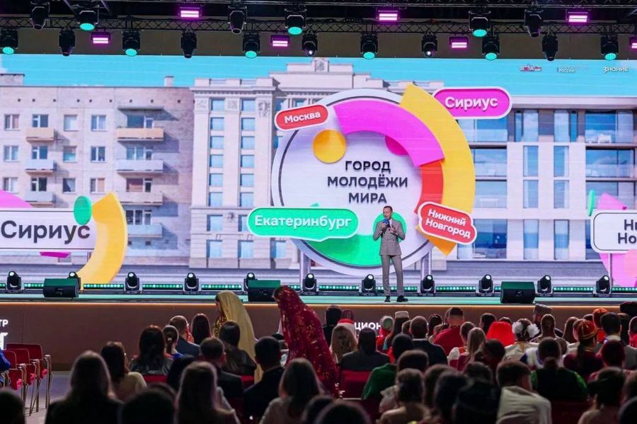 2456a117742f4168481f634379ff8d68 900x